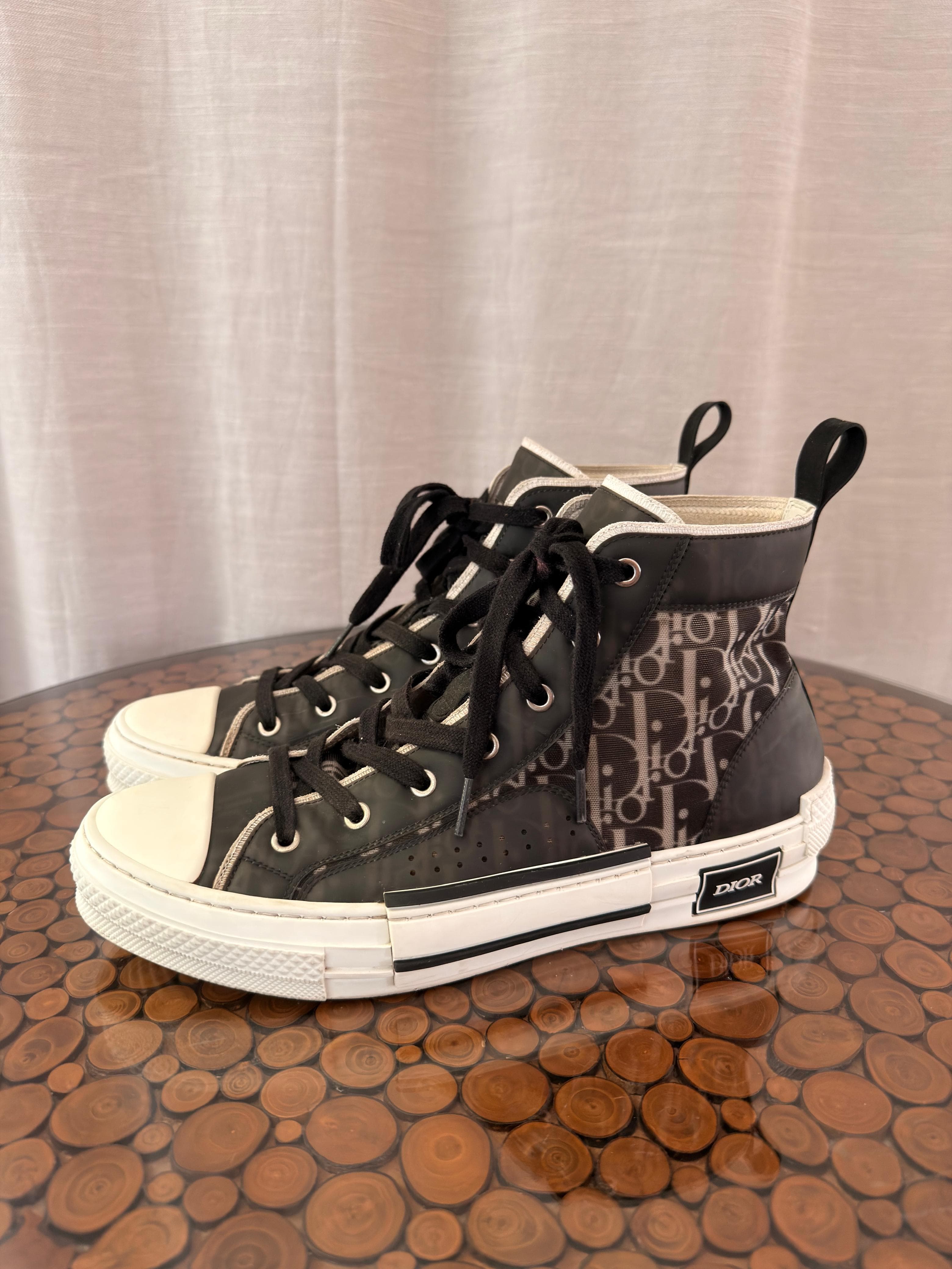 Dior B23